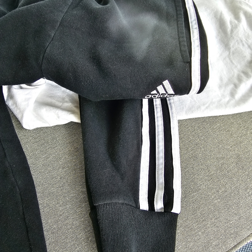 ADIDAS BUNDLE - Picture 6 of 6